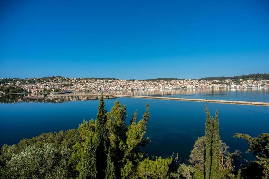 A & B Minimal Suite With Sea View In Argostoli Exterior foto
