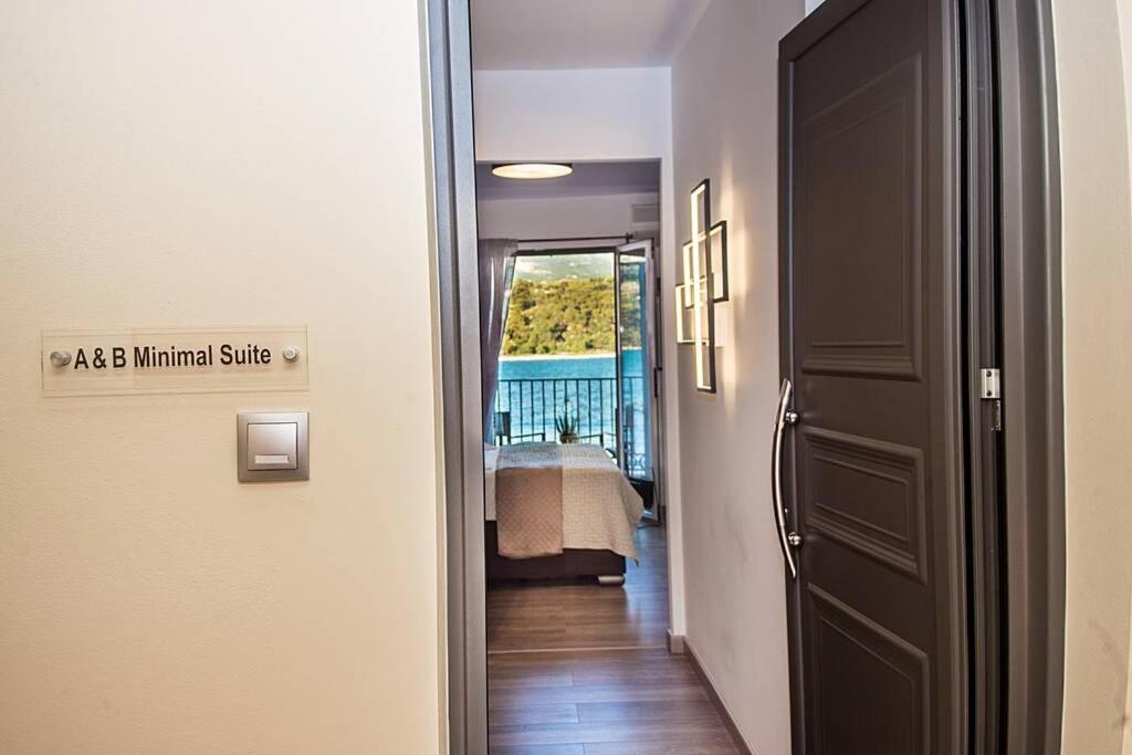 A & B Minimal Suite With Sea View In Argostoli Exterior foto